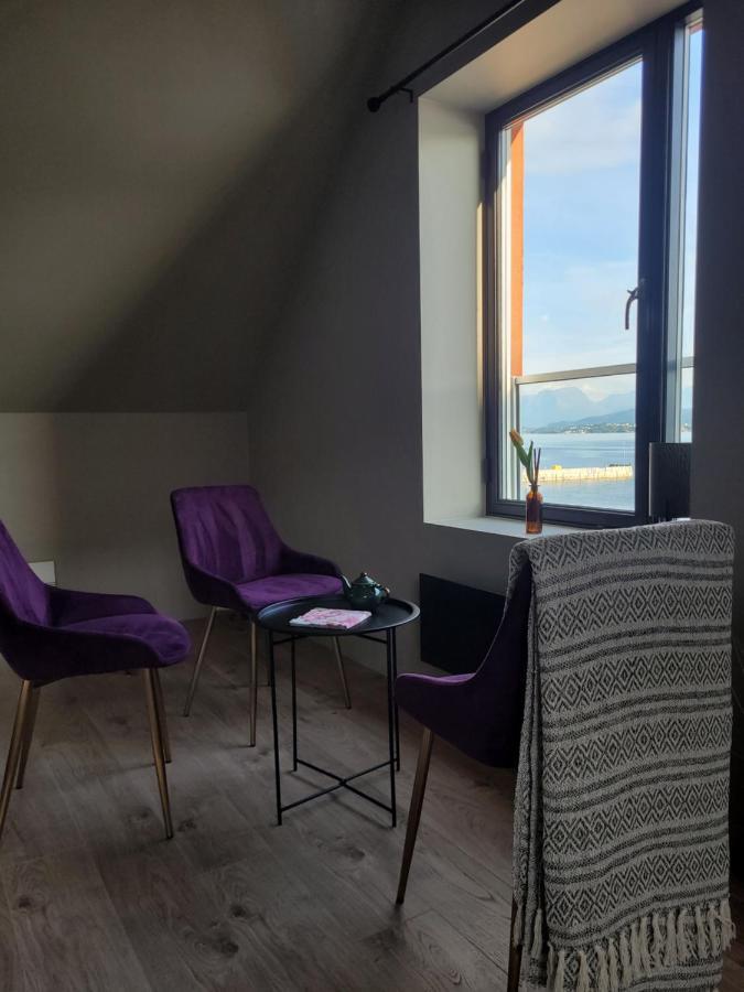 Single Elegant Room I Sentrum- Sea View Ålesund Zewnętrze zdjęcie
